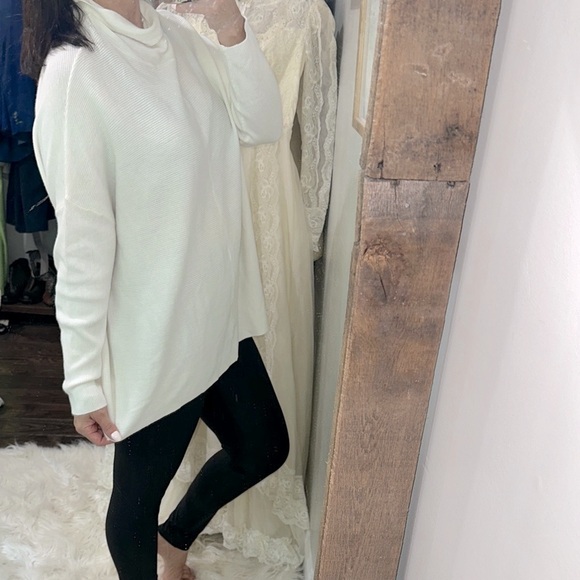 Cupio Women's White Cowl Neck Sweater size large new with tags - Picture 7 of 8